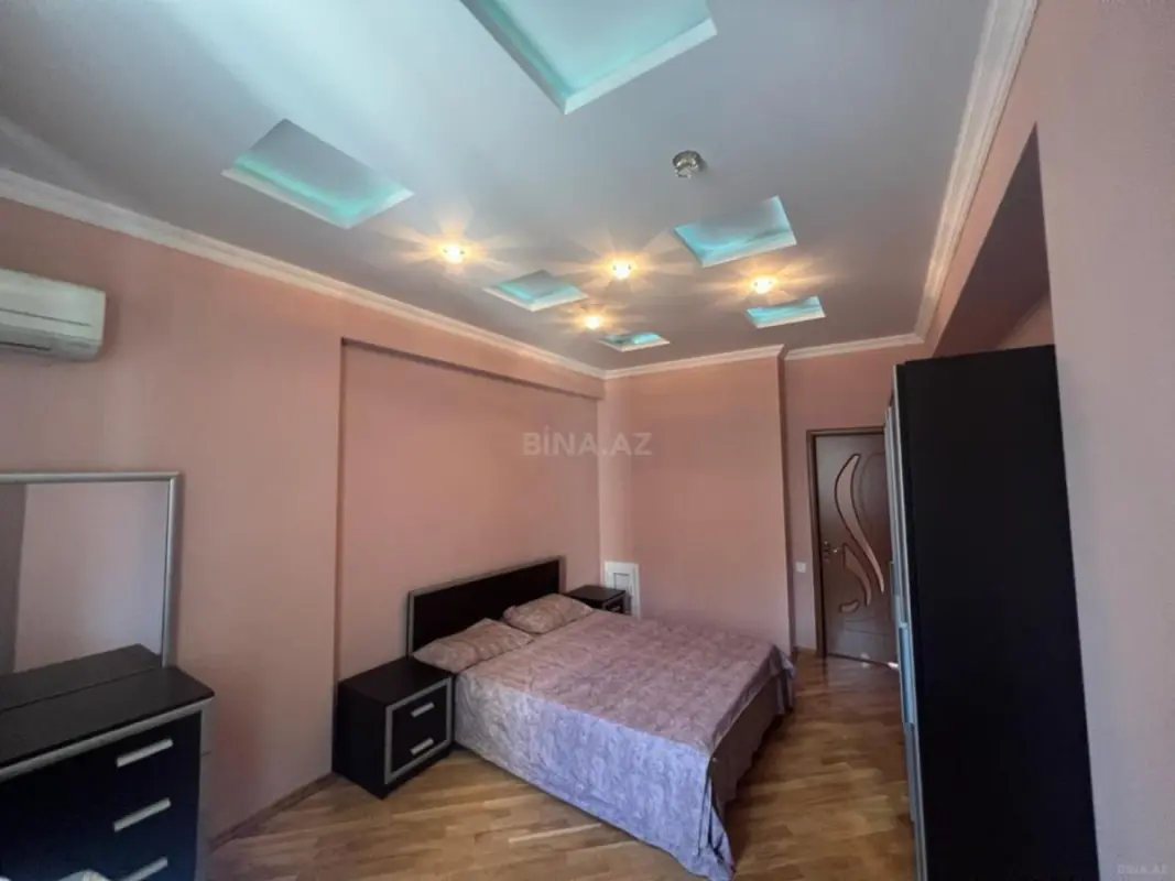 Kirayə verilir 3 otaqlı mənzil 140 m²
