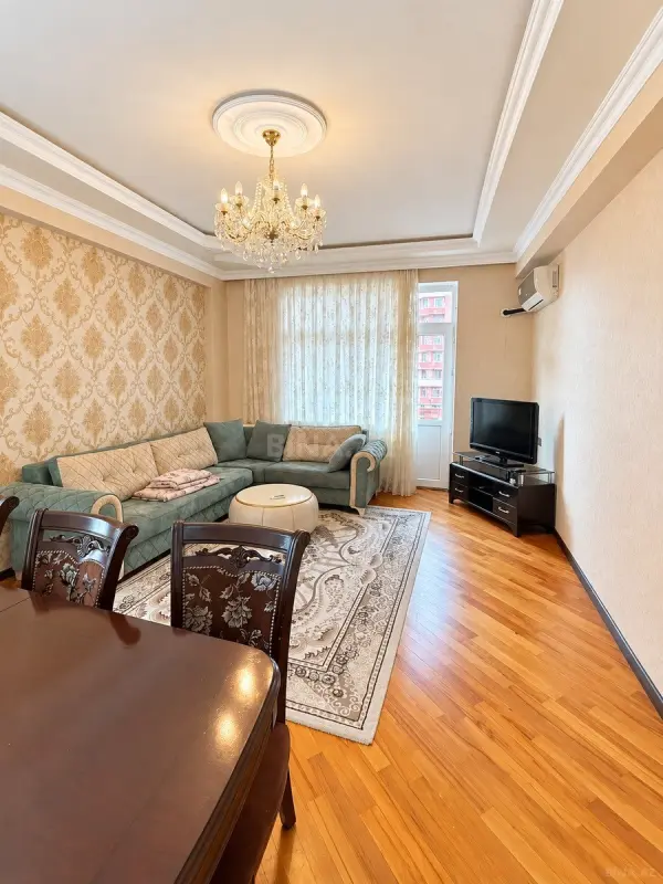 Kirayə verilir 3 otaqlı mənzil 135 m²