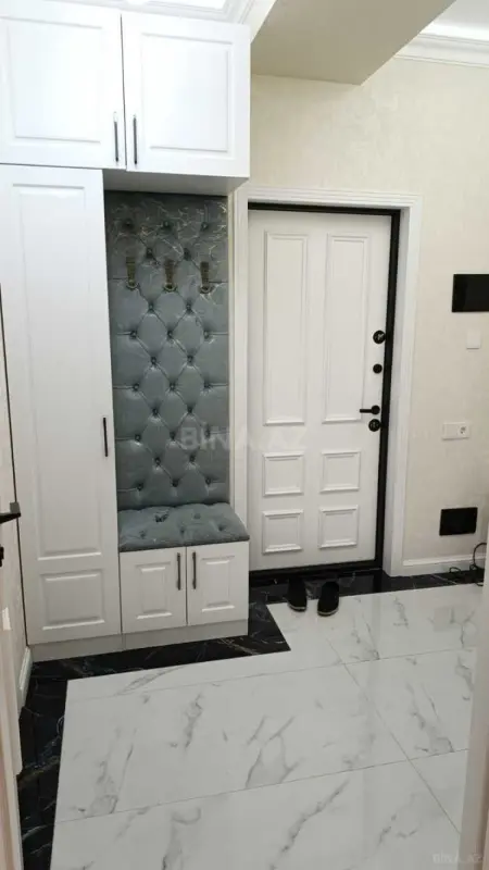 Kirayə verilir 2 otaqlı mənzil 66 m²