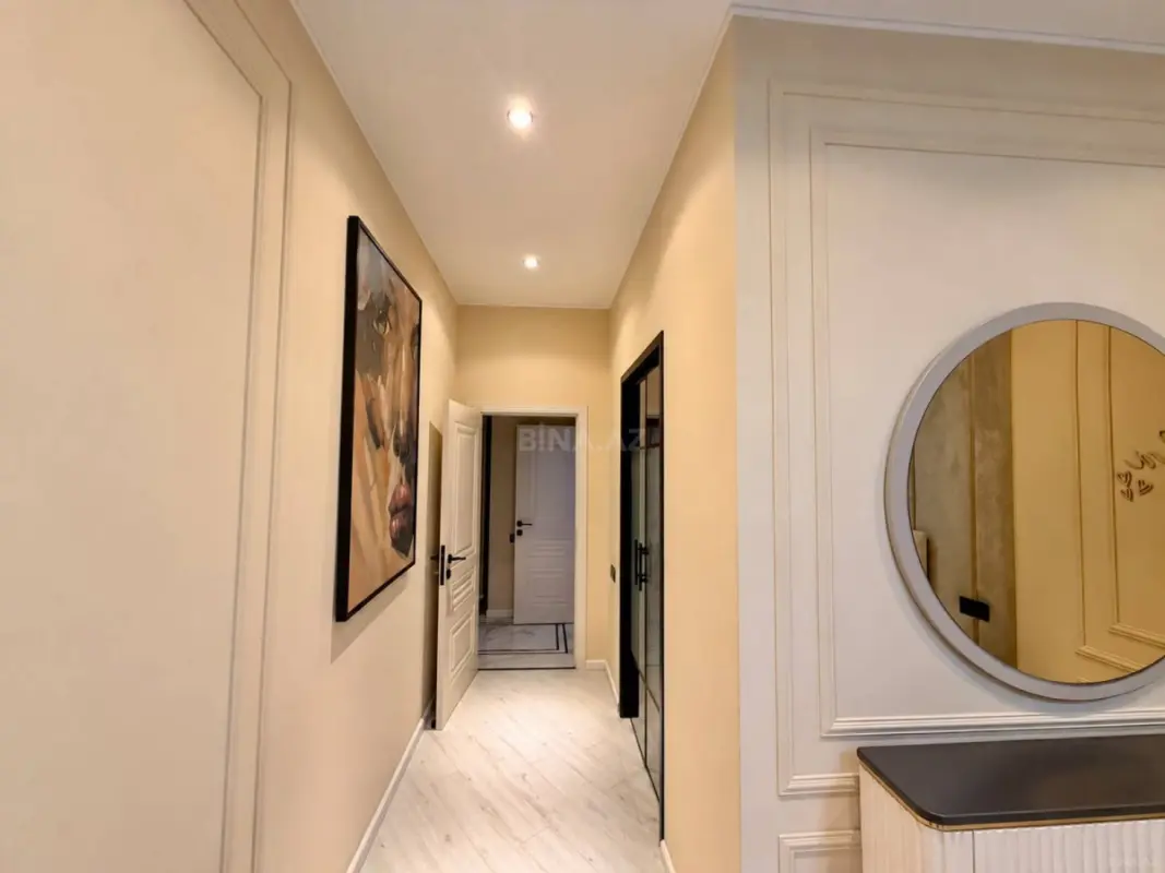 Satılır 2 otaqlı mənzil 105 m²