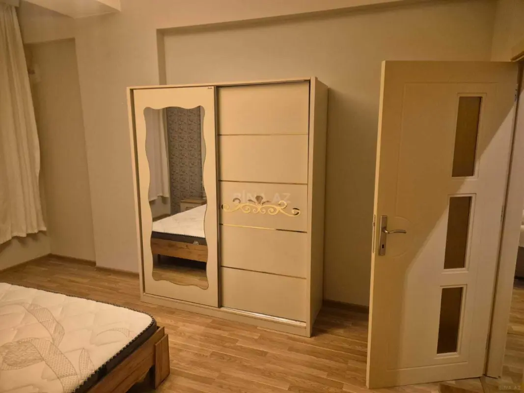 Kirayə verilir 2 otaqlı mənzil 80 m²