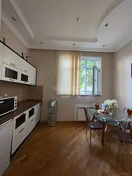 Kirayə verilir 2 otaqlı mənzil 45 m² — Bakı 2 otaq 45.00 m²