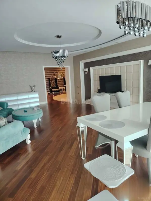 Kirayə verilir 3 otaqlı mənzil 170 m²