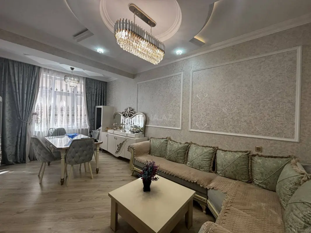 Satılır 3 otaqlı mənzil 107 m²