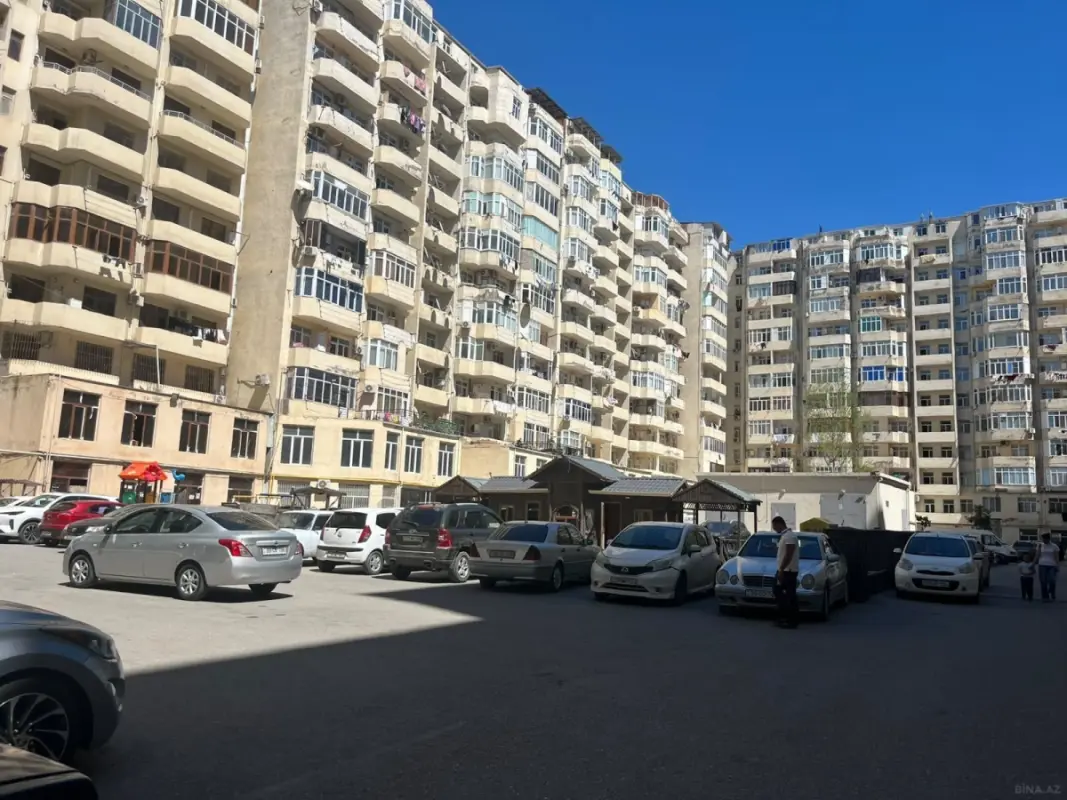 Satılır 2 otaqlı mənzil 61 m²