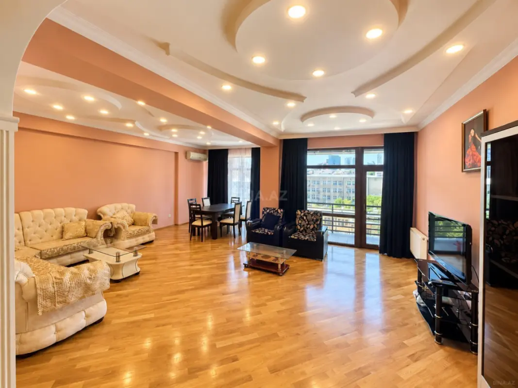 Kirayə verilir 3 otaqlı mənzil 140 m²
