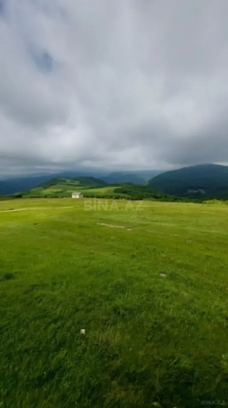 Satılır torpaq sahəsi 1100 m²