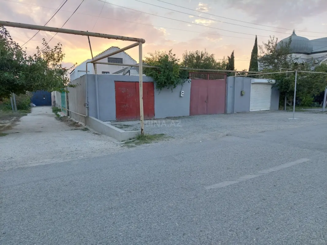 Satılır 7 otaqlı həyət evi 180 m²