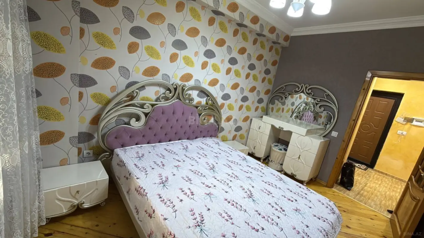 Kirayə verilir 2 otaqlı mənzil 68 m²