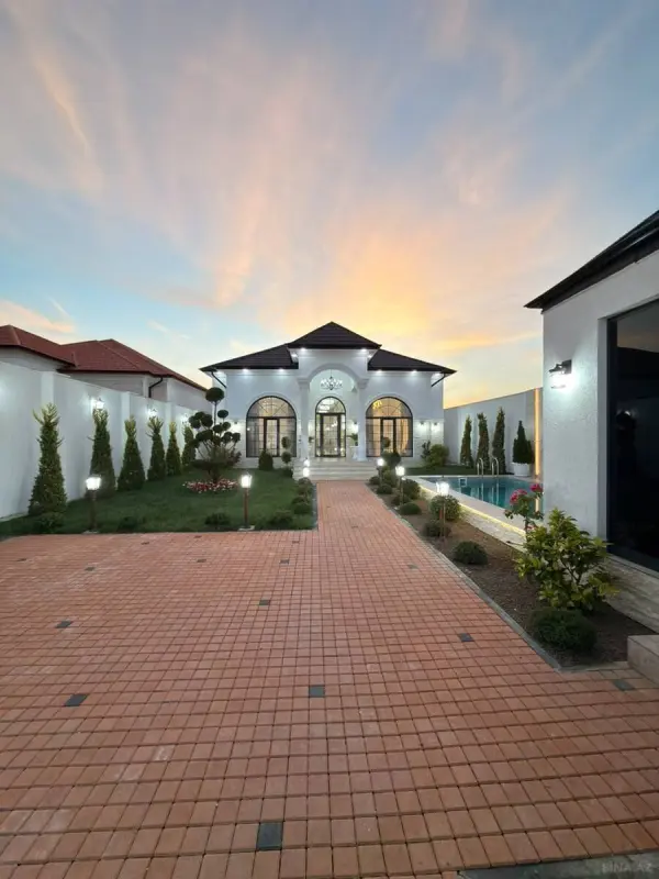 Satılır 4 otaqlı həyət evi 200 m²