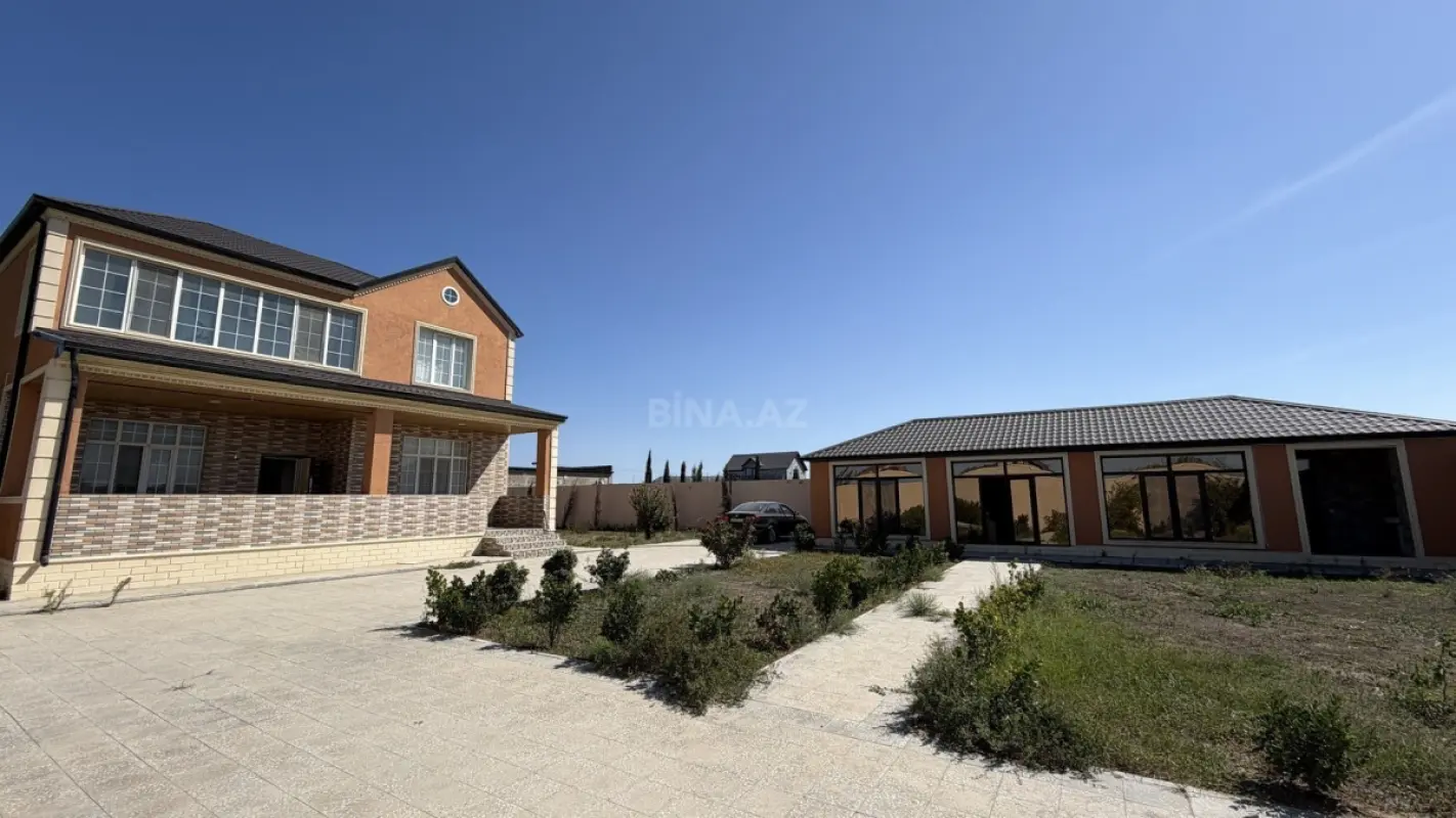 Satılır 6 otaqlı həyət evi 200 m²