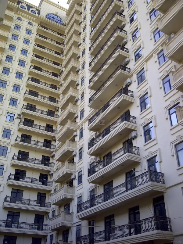 Kirayə verilir 2 otaqlı mənzil 80 m²