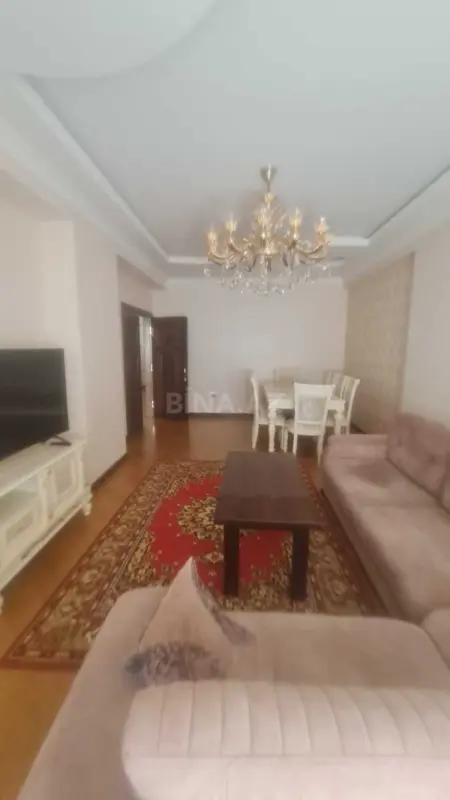 Kirayə verilir 3 otaqlı mənzil 160 m²