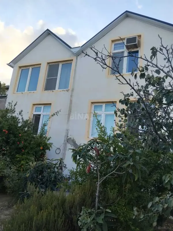 Satılır 3 otaqlı həyət evi 180 m²