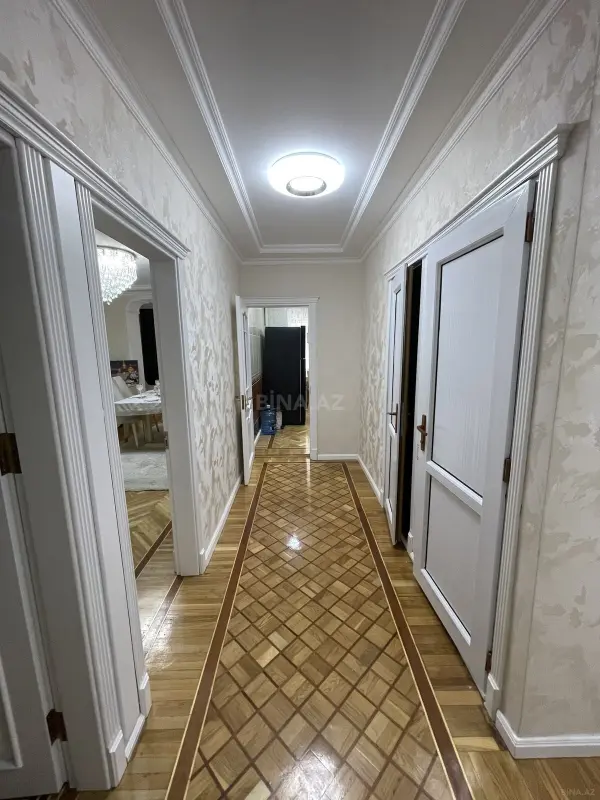 Satılır 3 otaqlı mənzil 105 m²