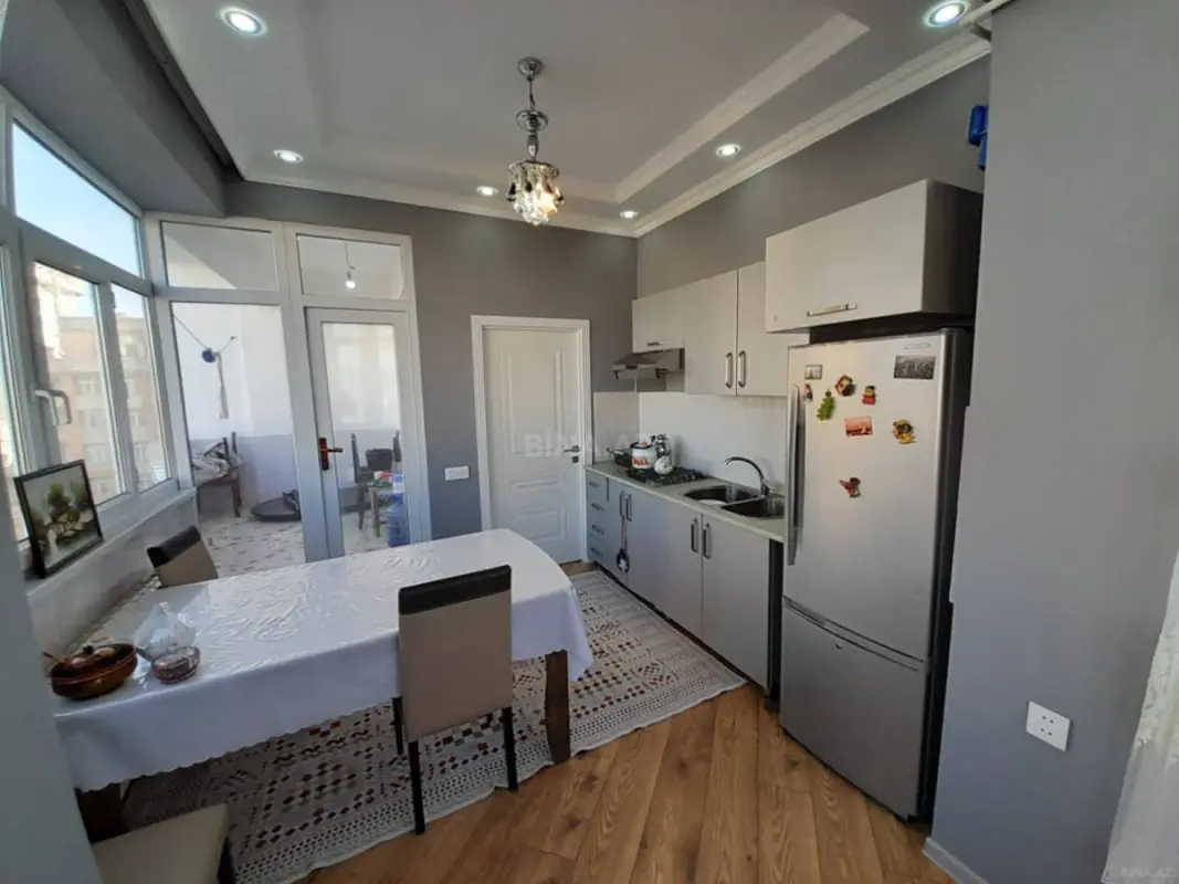 Kirayə verilir 2 otaqlı mənzil 75 m²