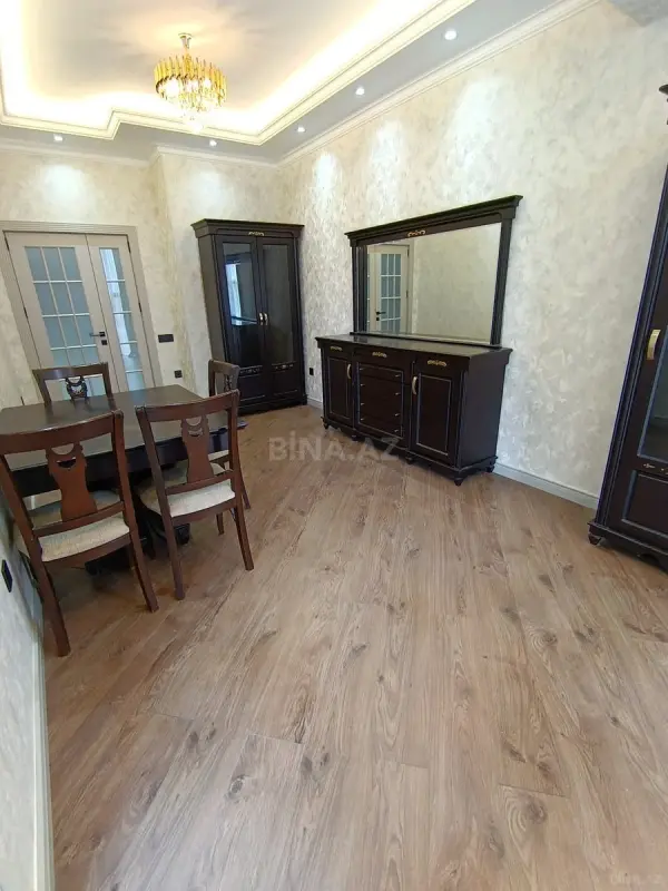 Kirayə verilir 2 otaqlı mənzil 74 m²