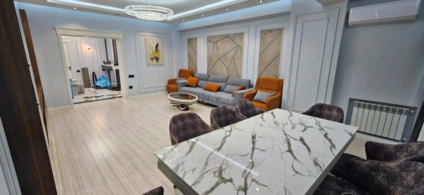 Kirayə verilir 4 otaqlı mənzil 180 m²