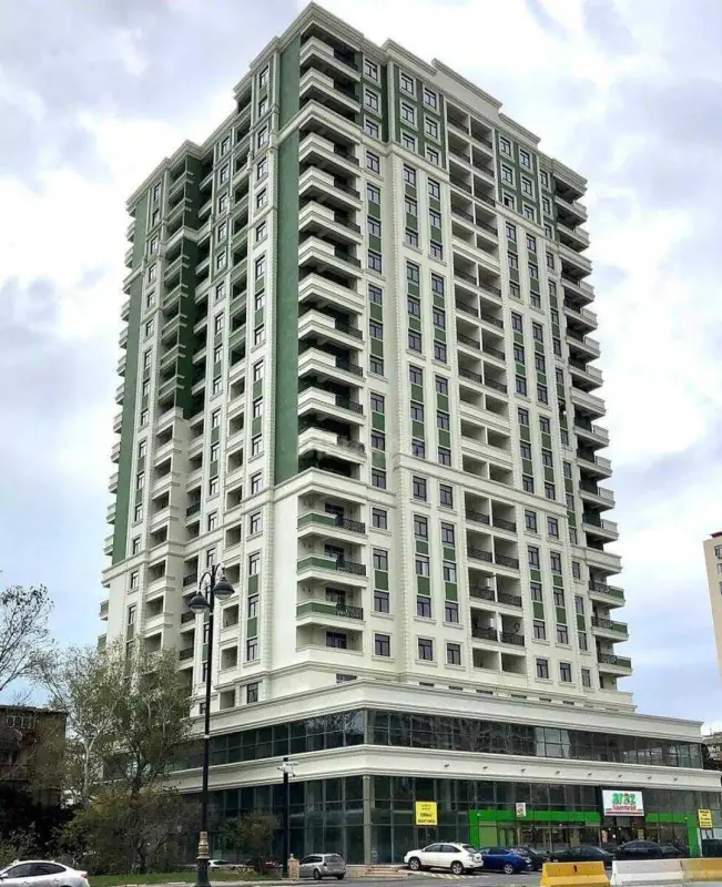 Satılır 3 otaqlı mənzil 104 m²