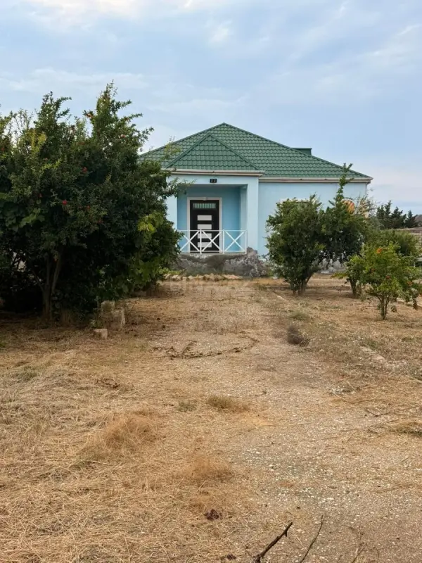 Satılır 4 otaqlı həyət evi 200 m²