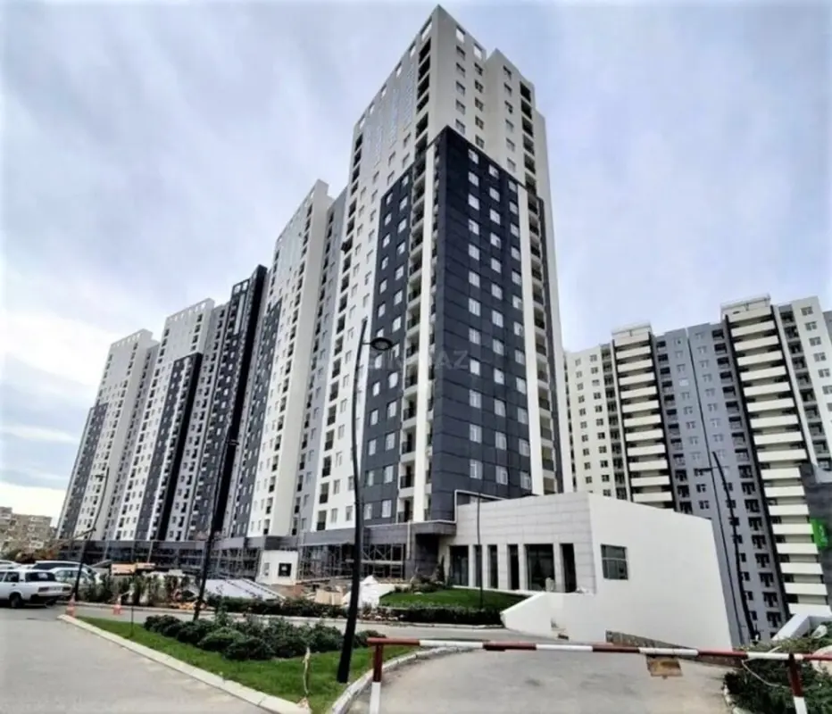 Satılır 2 otaqlı mənzil 92 m²