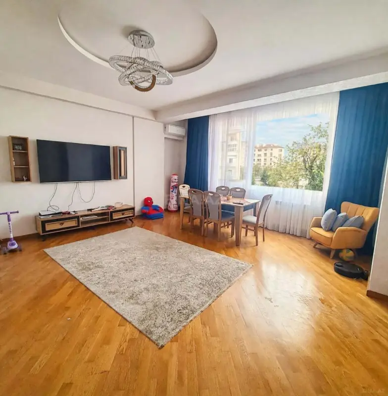 Satılır 3 otaqlı mənzil 115 m²