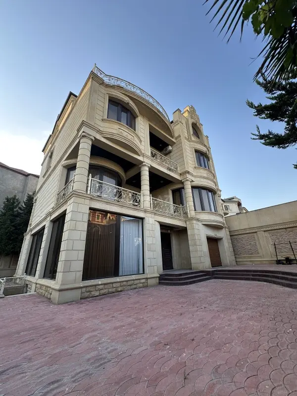 Kirayə verilir 8 otaqlı həyət evi 600 m²