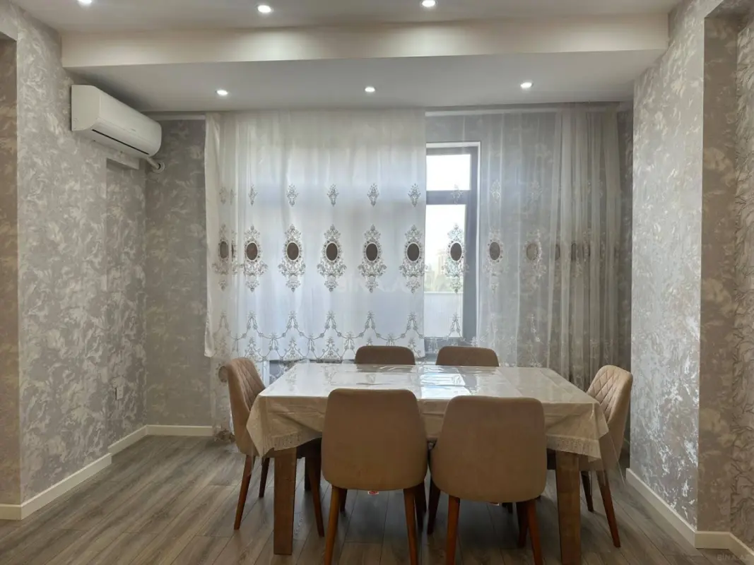 Kirayə verilir 2 otaqlı mənzil 100 m²