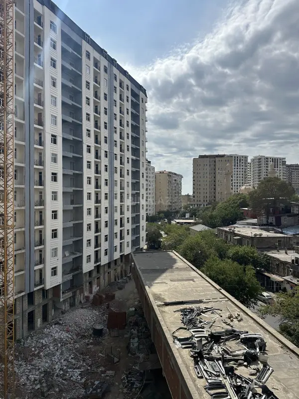 Satılır 3 otaqlı mənzil 114 m²