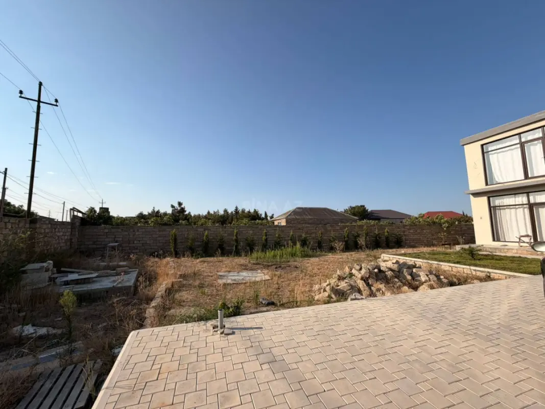 Satılır 5 otaqlı həyət evi 220 m²