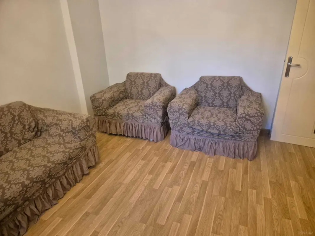 Kirayə verilir 2 otaqlı mənzil 75 m²