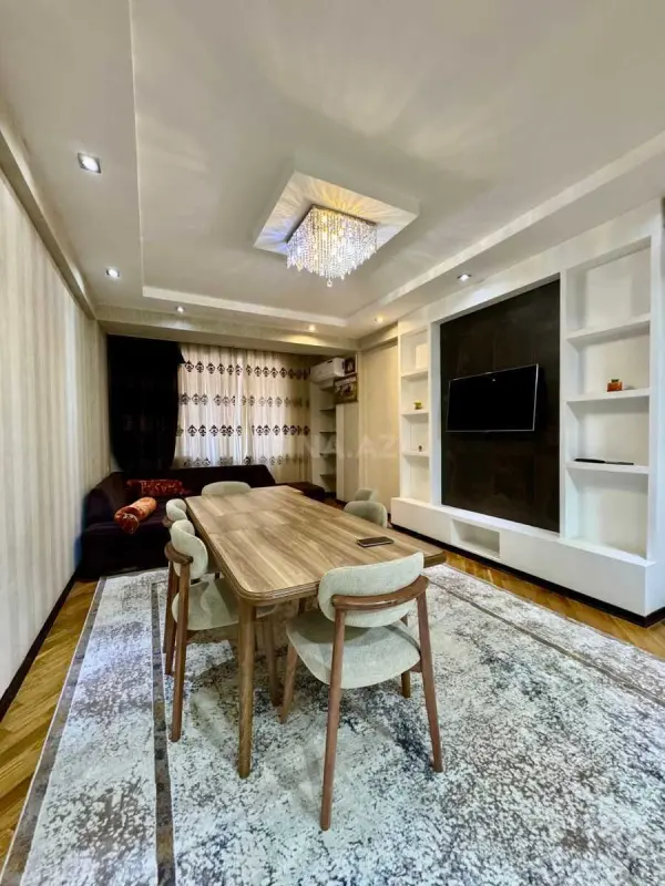 Kirayə verilir 3 otaqlı mənzil 120 m²