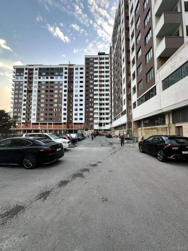 Satılır 3 otaqlı mənzil 94 m²