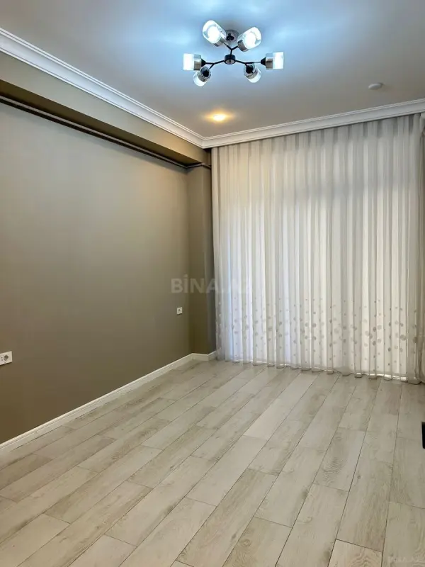 Kirayə verilir 2 otaqlı mənzil 75 m²