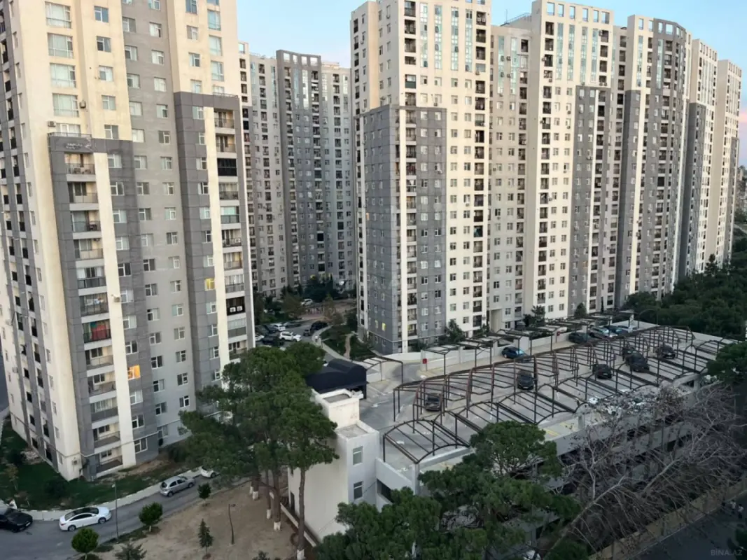 Satılır 2 otaqlı mənzil 82 m²