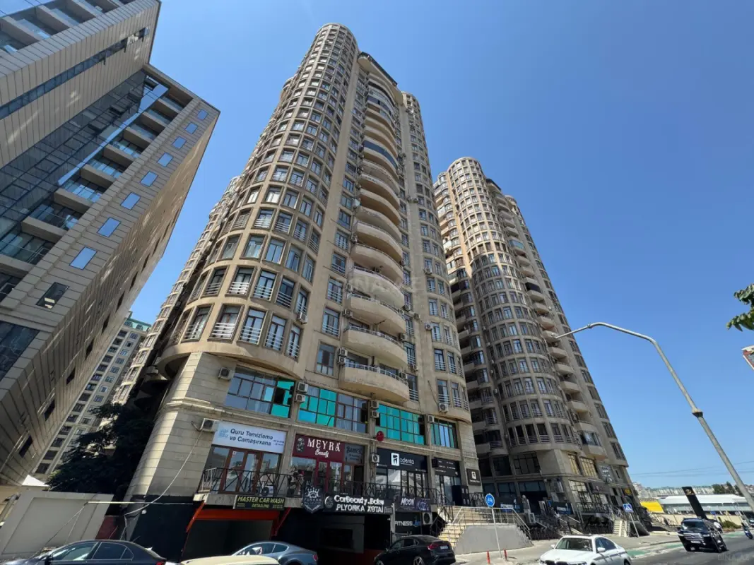 Kirayə verilir 4 otaqlı mənzil 170 m²