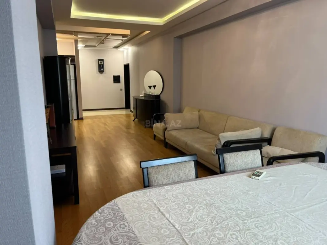 Satılır 3 otaqlı mənzil 98 m²