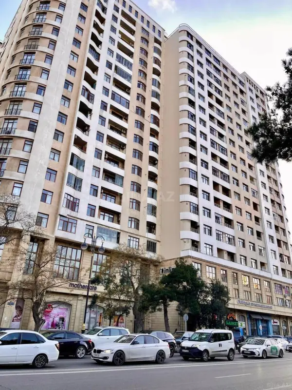 Kirayə verilir 12 otaqlı ofis 400 m²