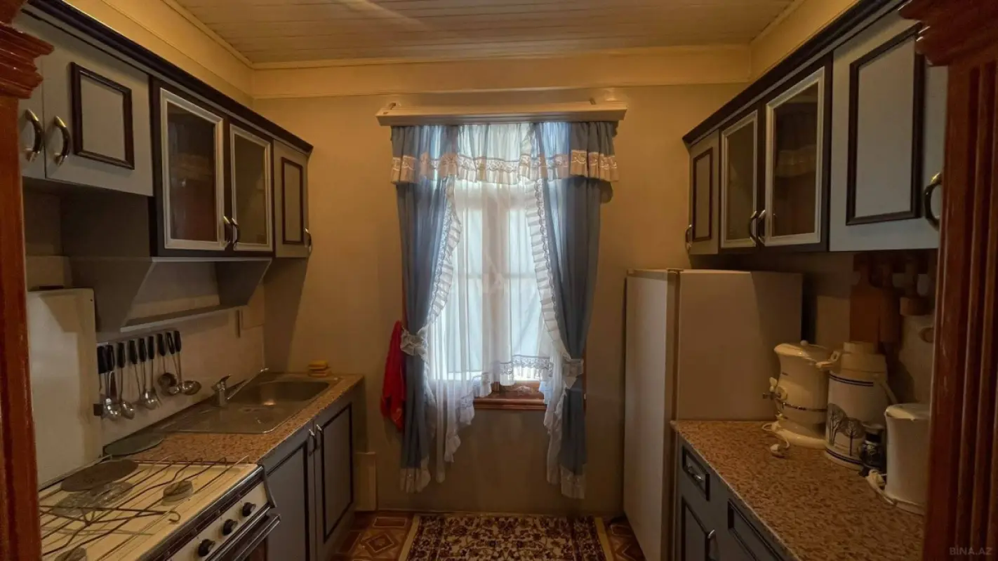 Satılır 7 otaqlı həyət evi 167.6 m²