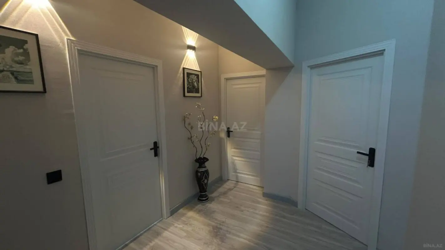 Satılır 3 otaqlı mənzil 112 m²