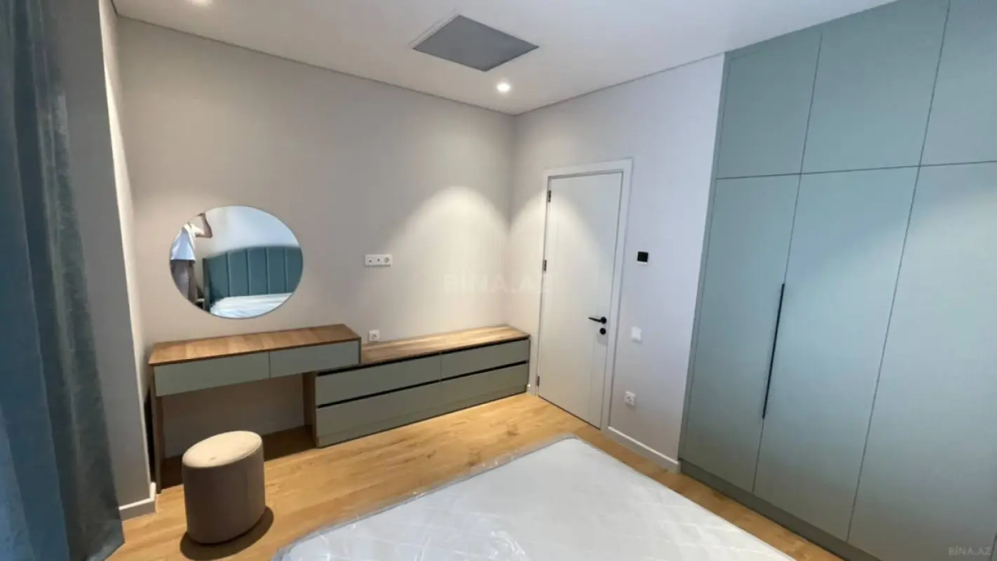 Satılır 2 otaqlı mənzil 82 m²