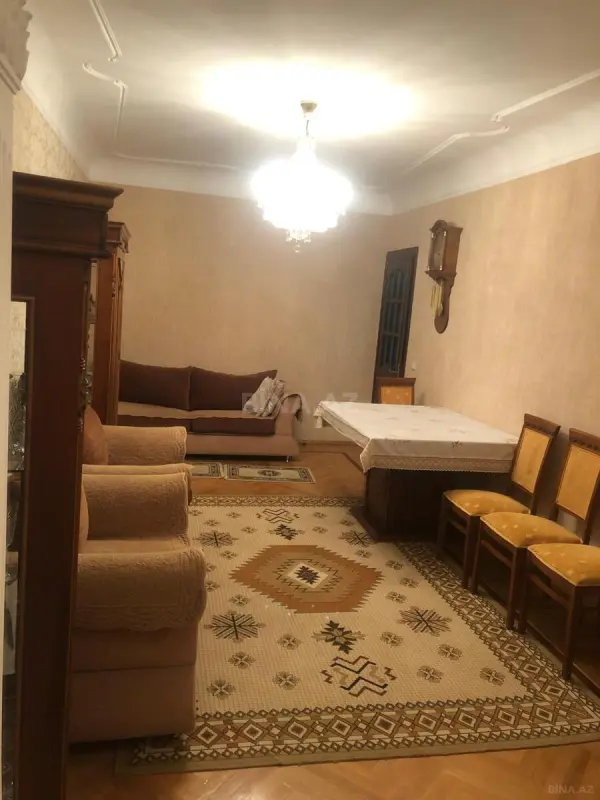 Satılır 4 otaqlı mənzil 110 m²