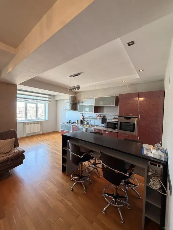 Satılır 2 otaqlı mənzil 100 m²