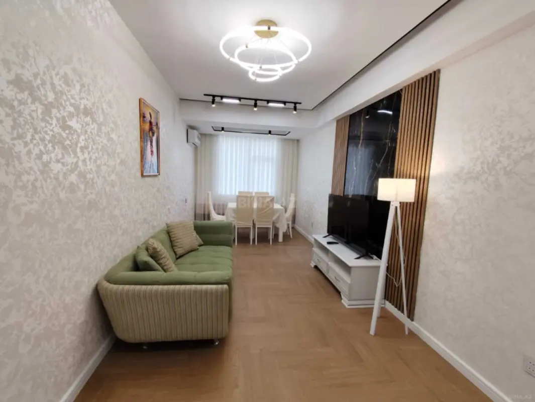 Satılır 2 otaqlı mənzil 76 m²