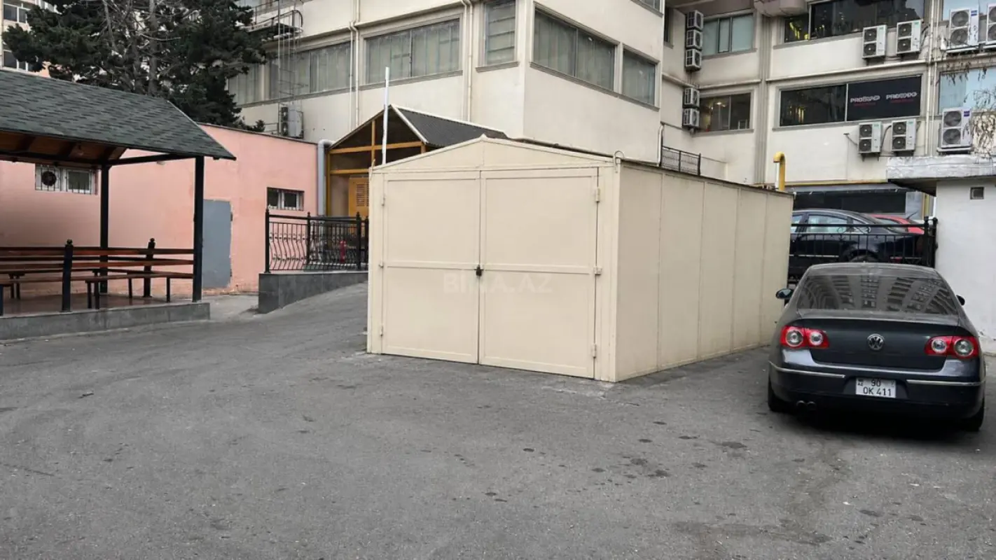 Satılır qaraj 24 m²