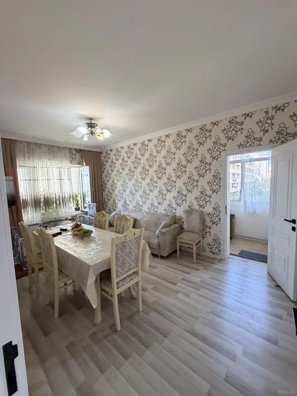 Satılır 4 otaqlı mənzil 100 m²