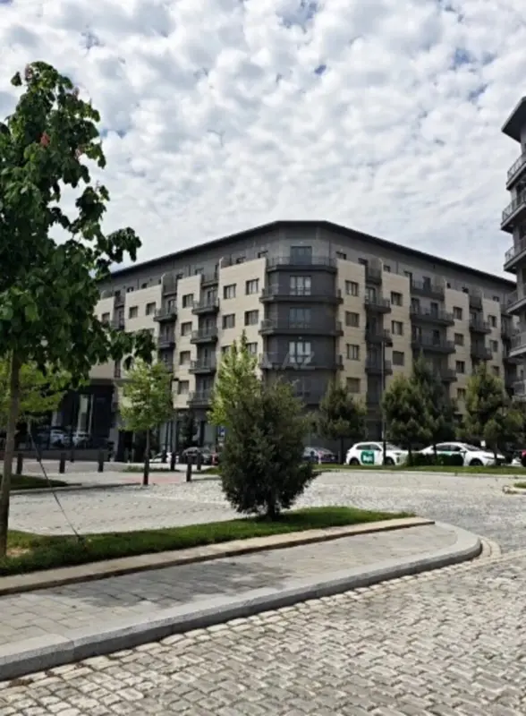 Satılır 4 otaqlı mənzil 150 m²