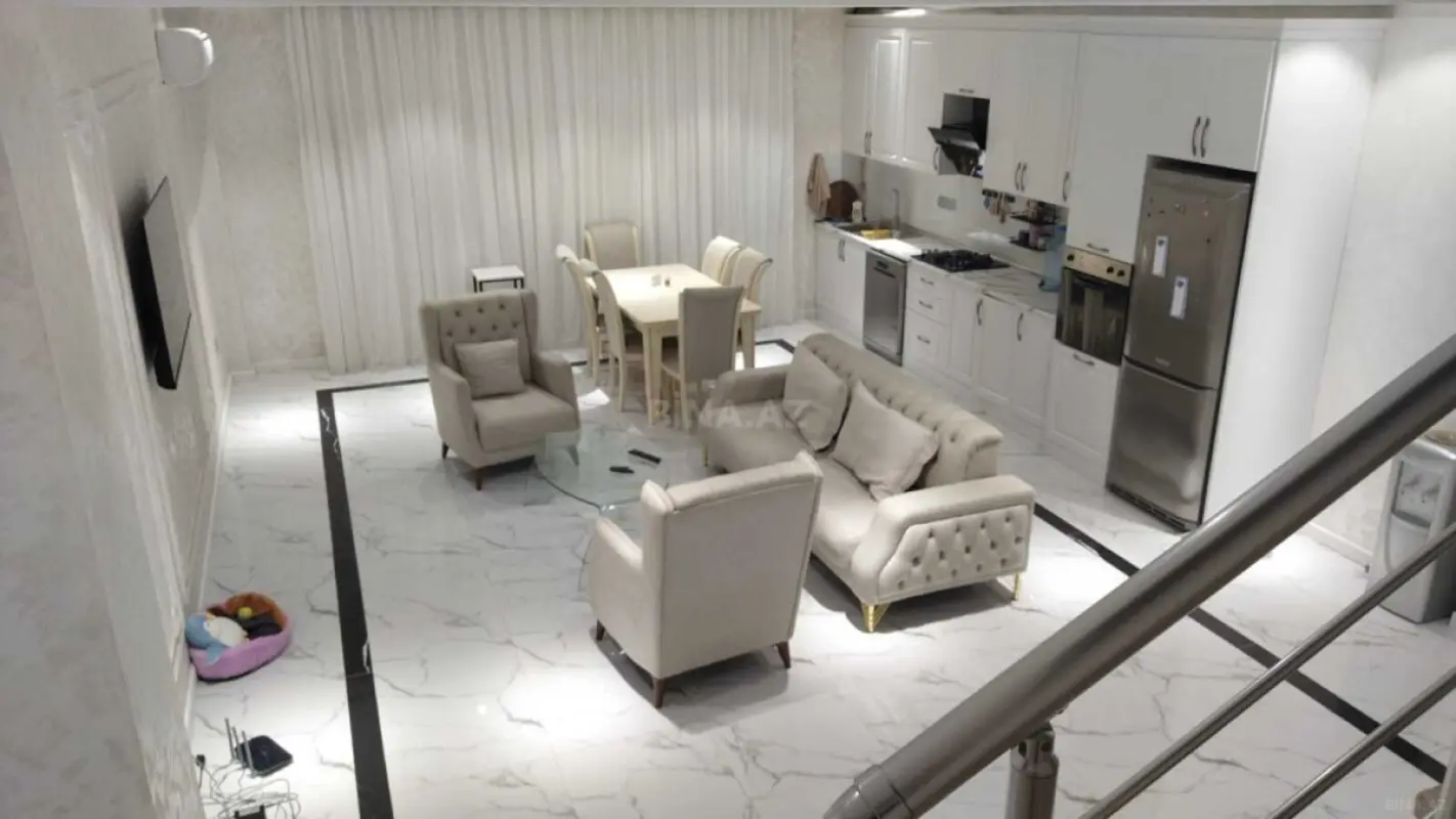 Kirayə verilir 5 otaqlı mənzil 240 m²
