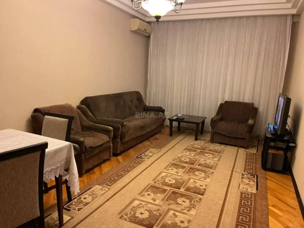 Satılır 2 otaqlı mənzil 82 m²