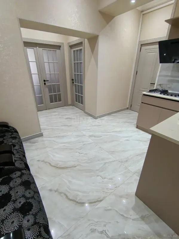 Kirayə verilir 2 otaqlı mənzil 74 m²